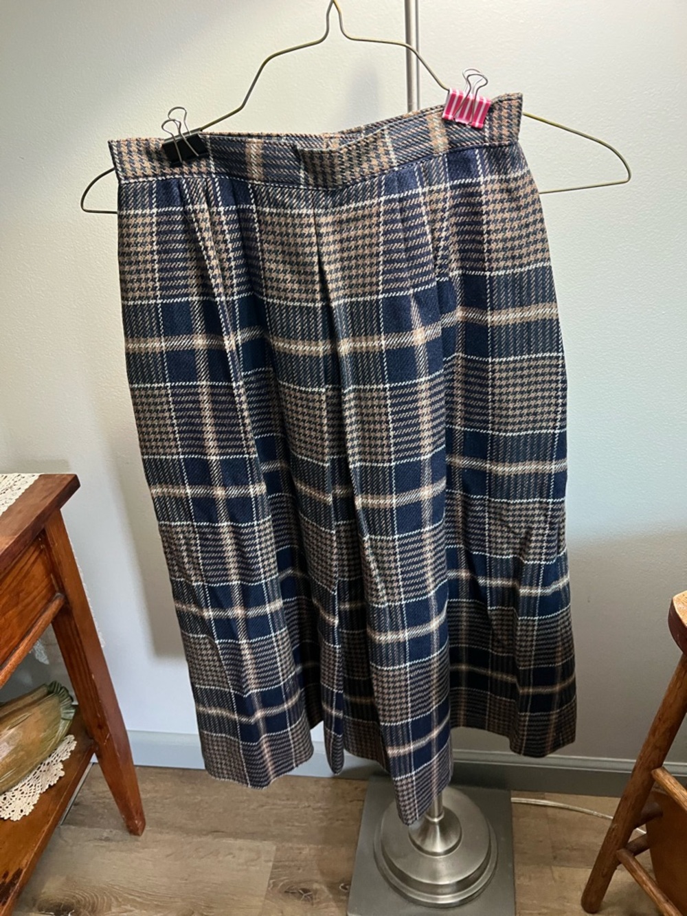 Women's Navy and Taupe Plaid Midi Skirt. Below the knee. Vintage wool skirt